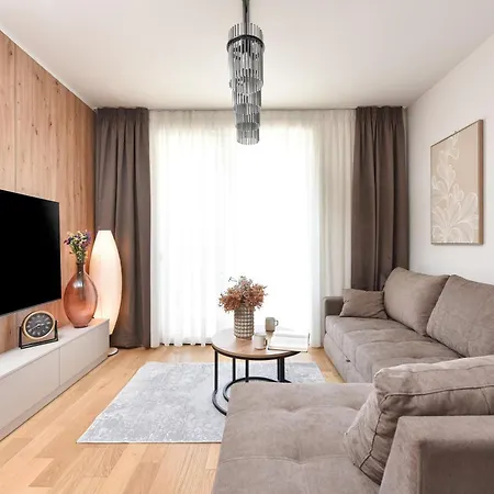 Alta Oliva 2 With Private Parking Zadar