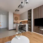 아파트 Alta Oliva 2 With Private Parking 자다르