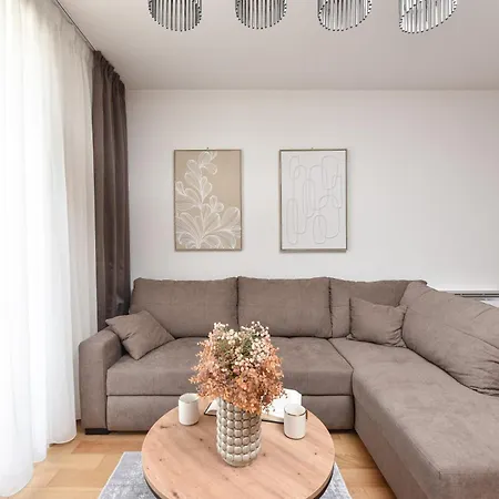 Alta Oliva 2 With Private Parking Zadar