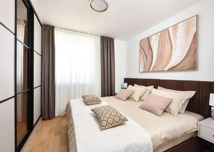 Alta Oliva 2 With Private Parking Zadar