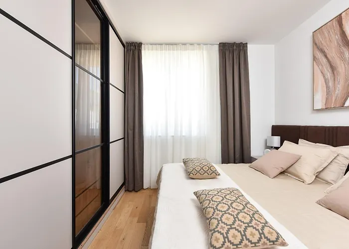 Alta Oliva 2 With Private Parking Zadar