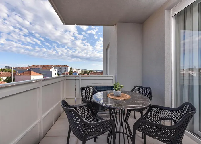 Apartment Alta Oliva 2 With Private Parking *